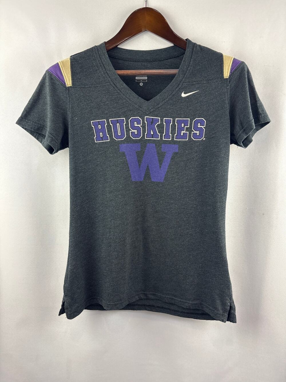 Women’s Nike Medium Gray Huskies V-Neck Shirt